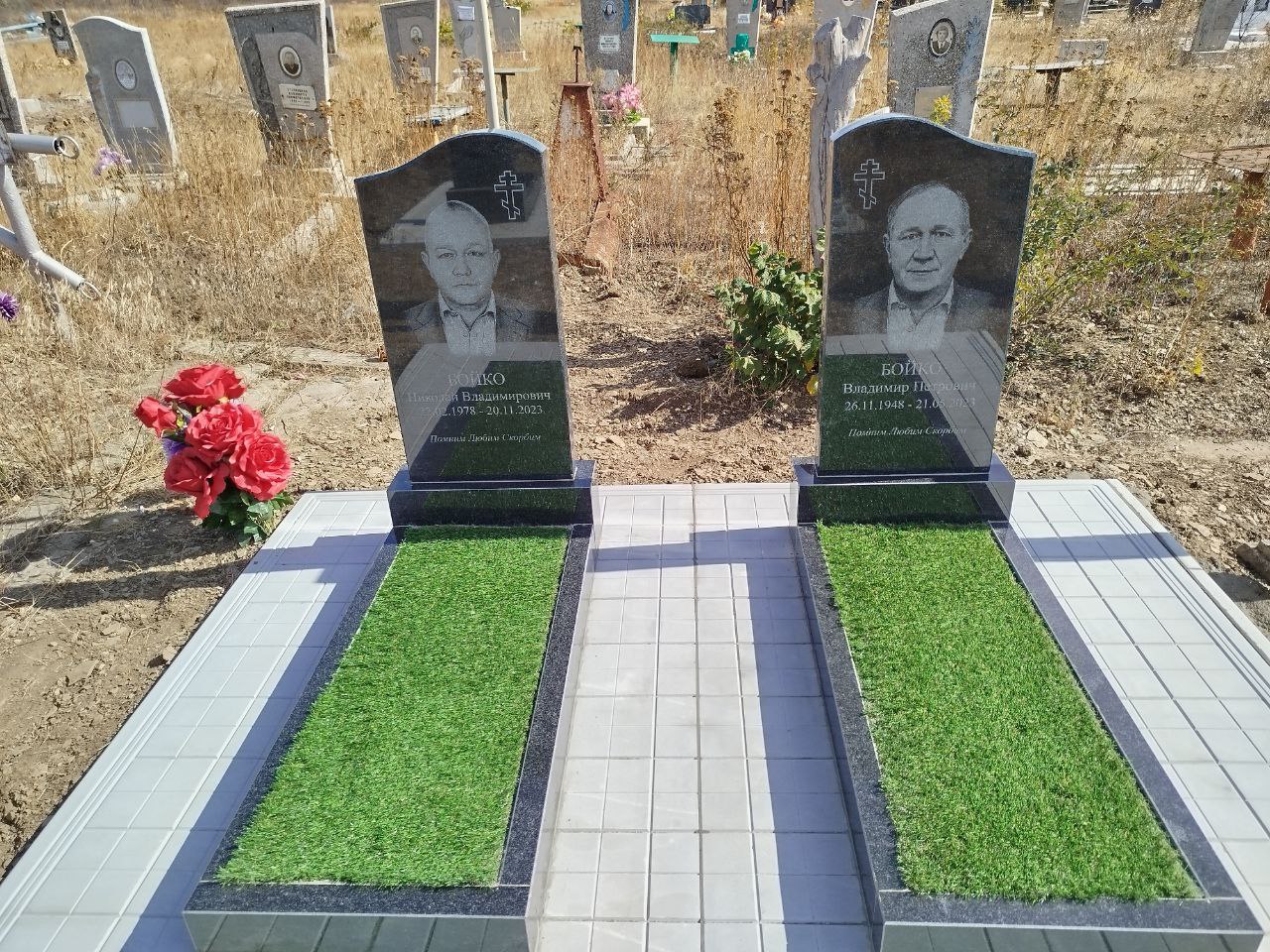 Гранитный памятник Гранитный памятник